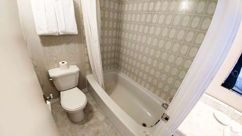 Фото The Shawville Hotel