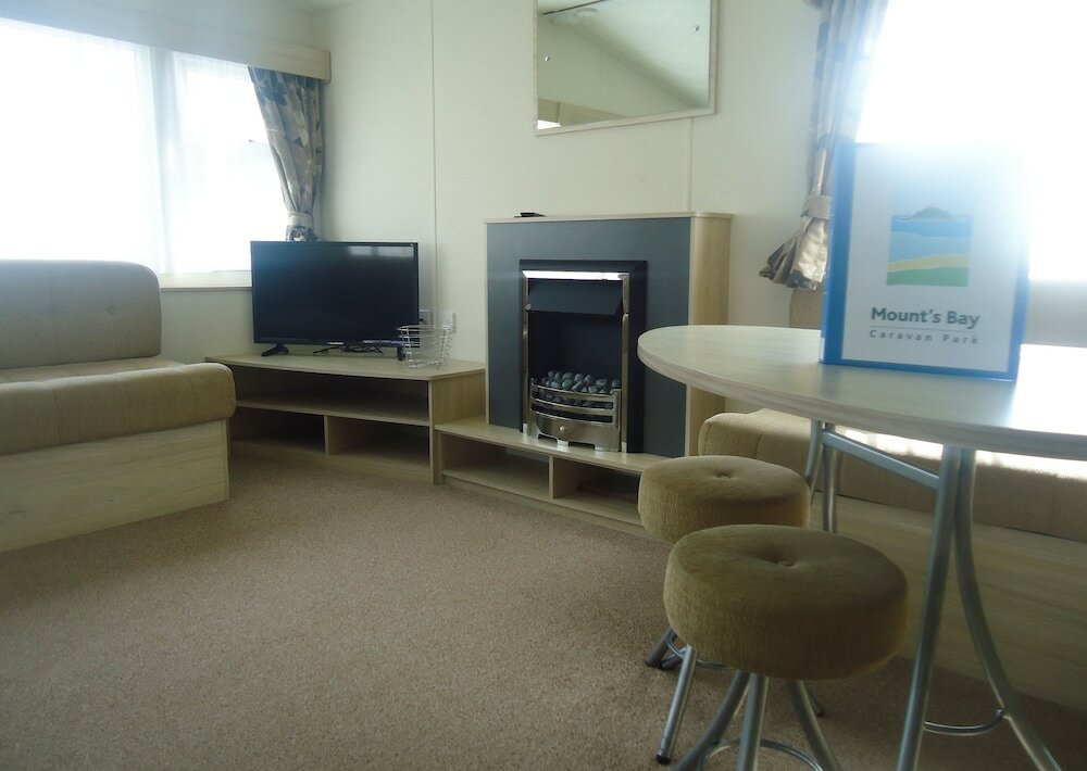 Фото Mounts Bay Caravan Park