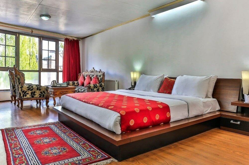 Фото Hotel Lotus