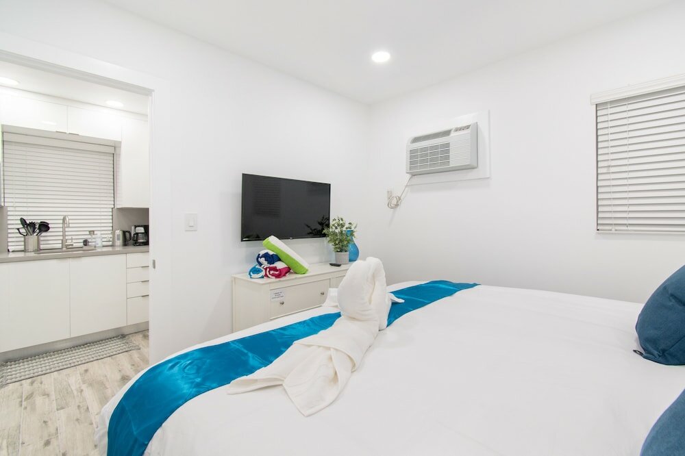 Фото Beach Inn by DesignedVR