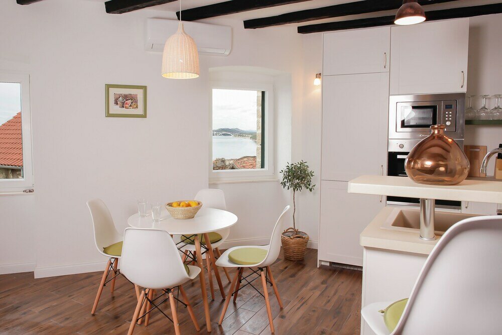 Фото A&e Apartment - Near Cathedral of St James