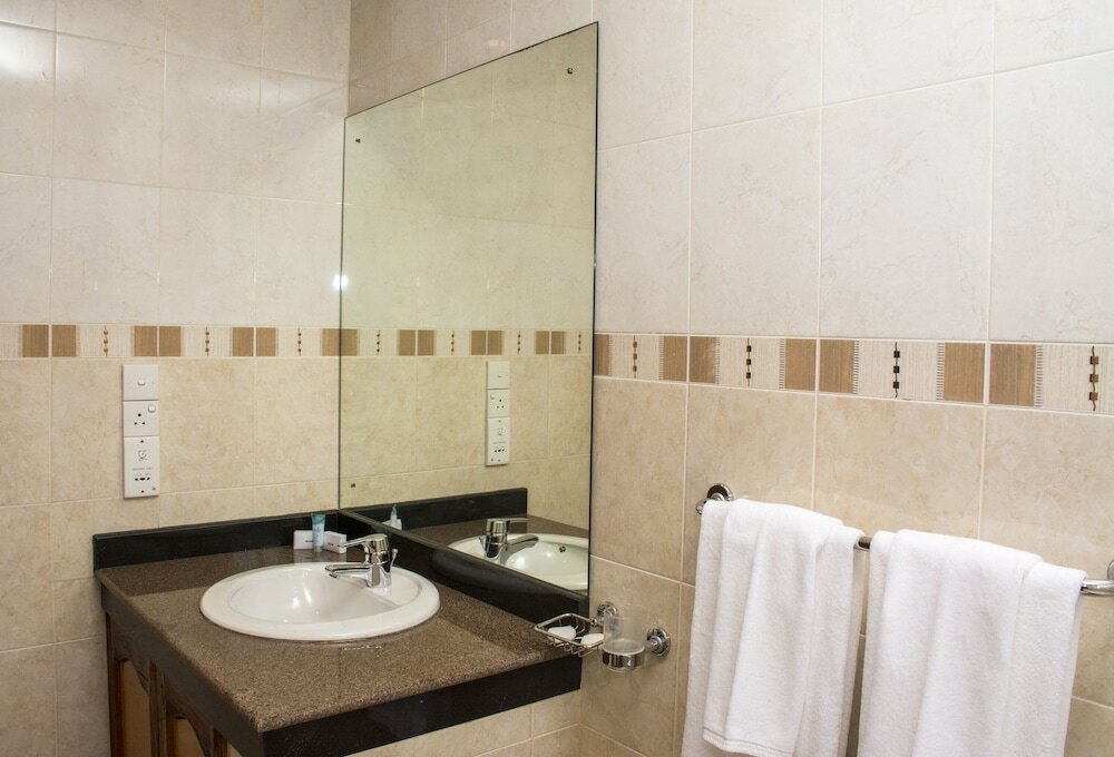 Фото Hotel Lakefield