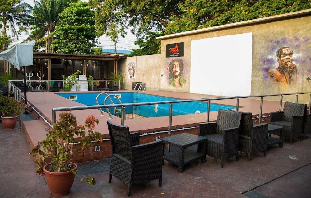 Фото отеля 2