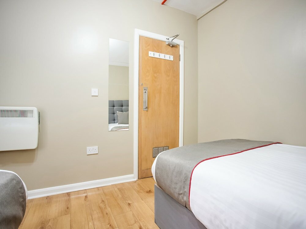 Фото Clifton Mount Hotel