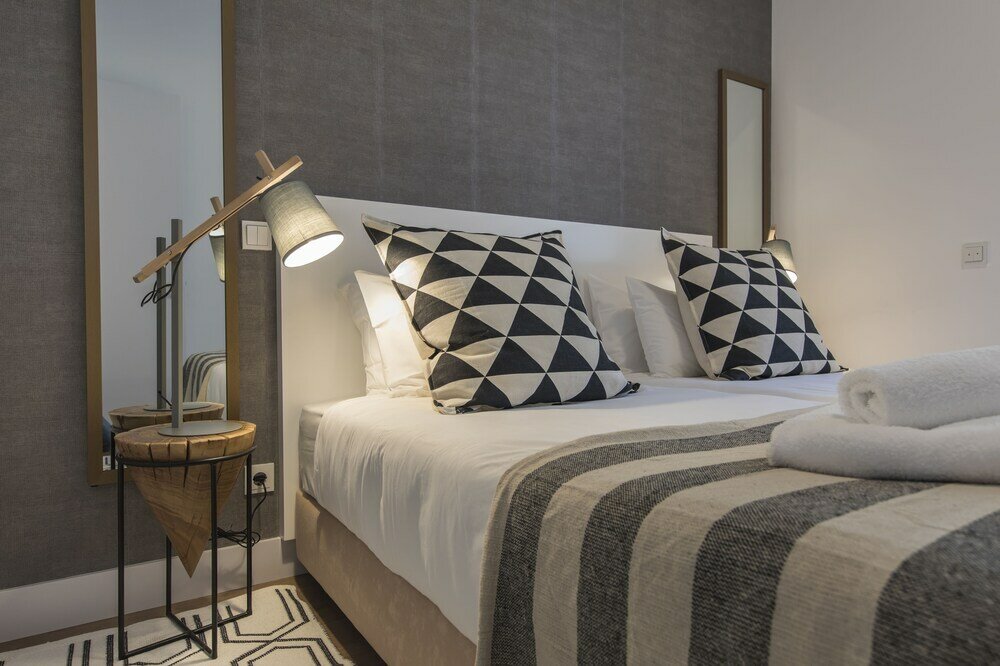 Фото High Ceiling Duplex Apt Cais do Sodre