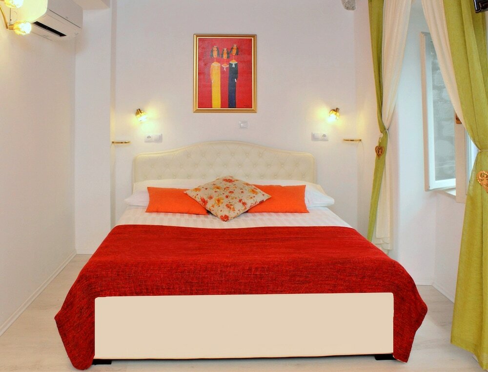 Фото Melek Accommodations