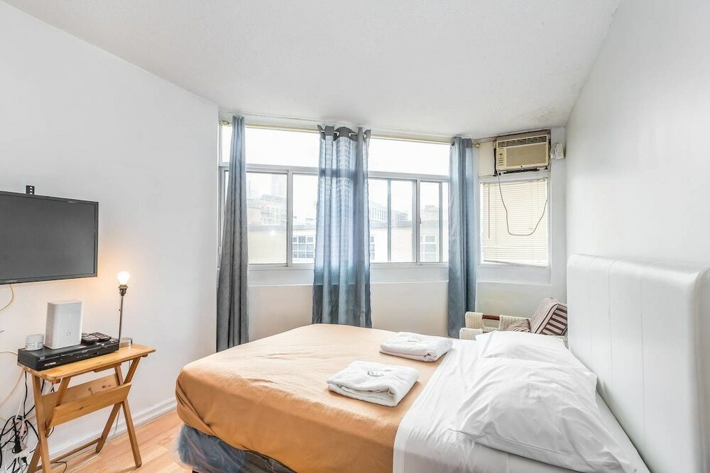 Фото New! Budget Friendly Stay in Downtown