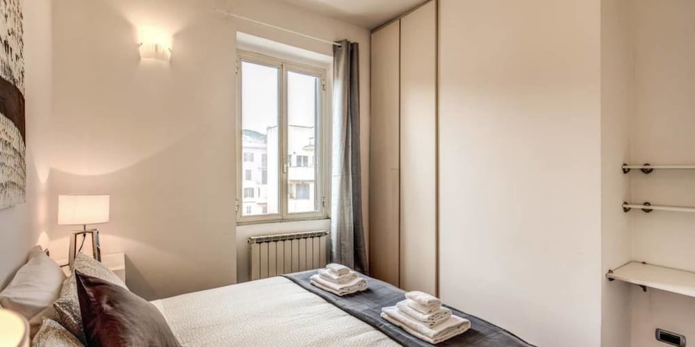 Фото Attic terrace with St Peter's Dome View