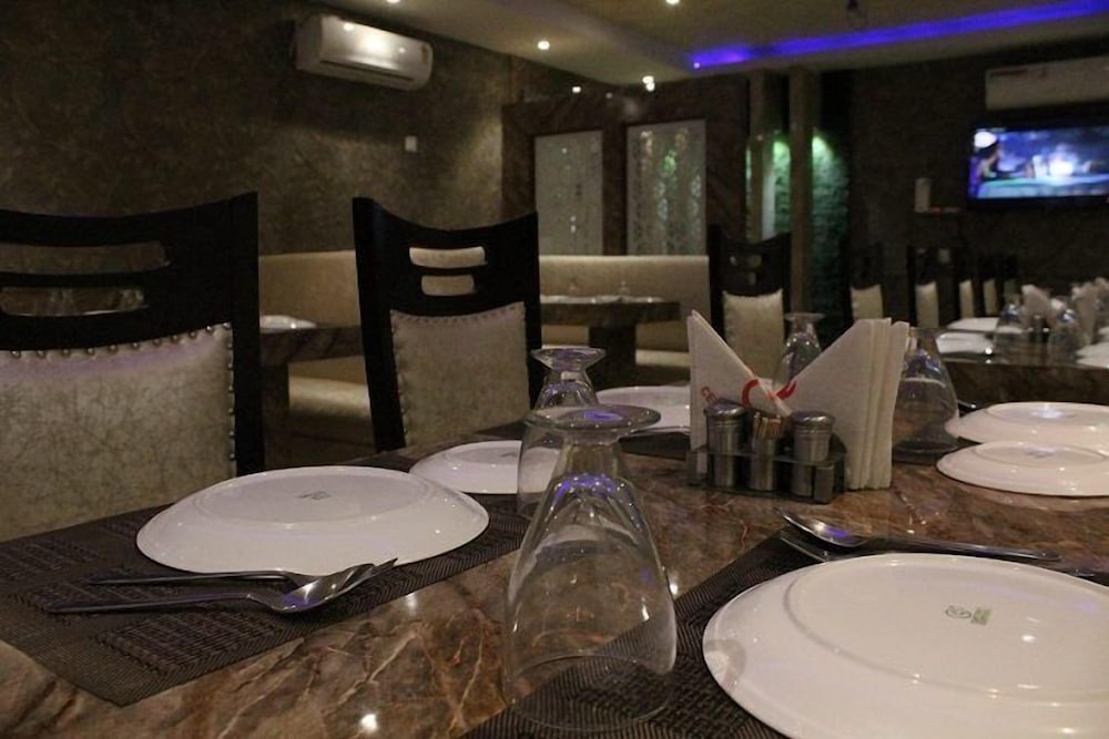 Фото Hotel Celebration