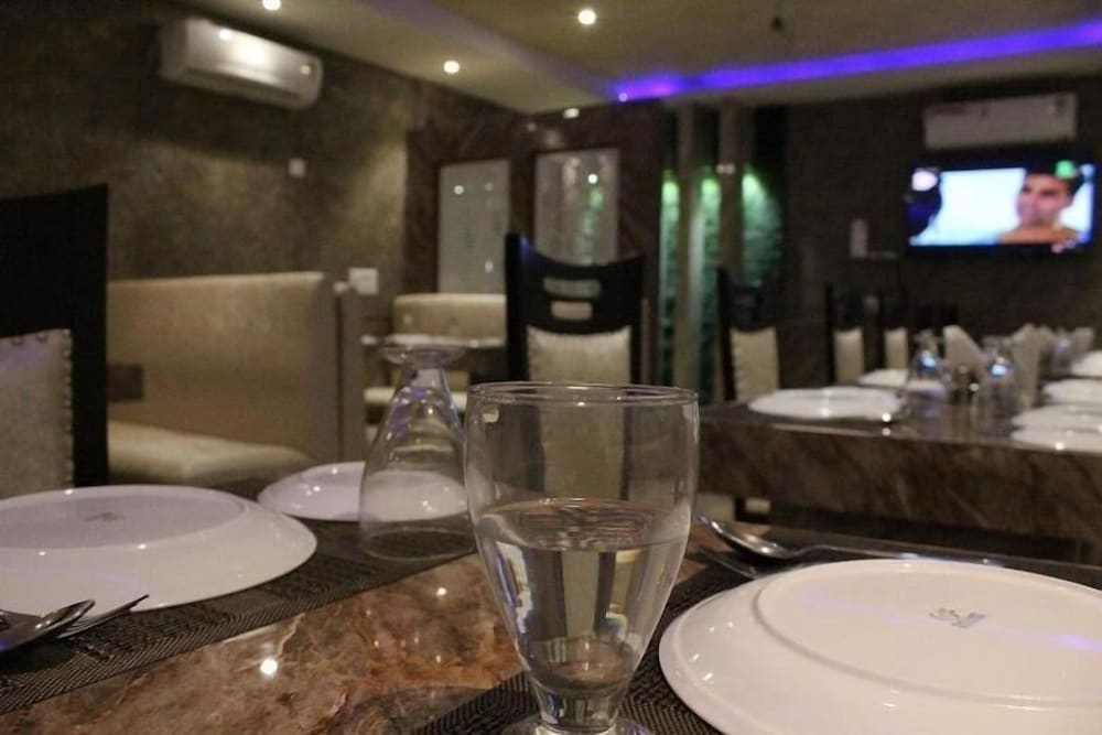 Фото Hotel Celebration