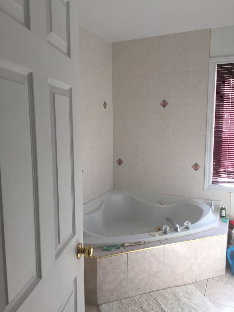 Фото Cozy water front Montreal