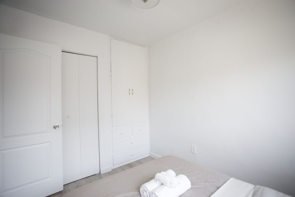 Фото The Hutchinson Suites