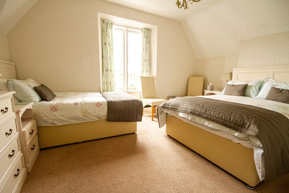 Фото Holcombe House