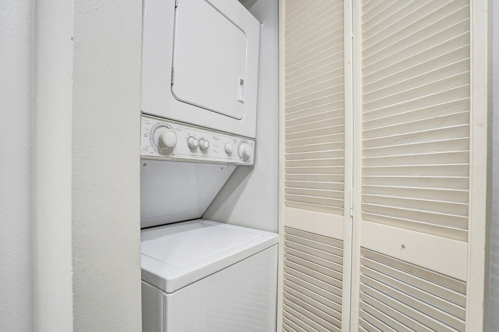 Фото 3 Bedroom Condo With Stunning Balcony View