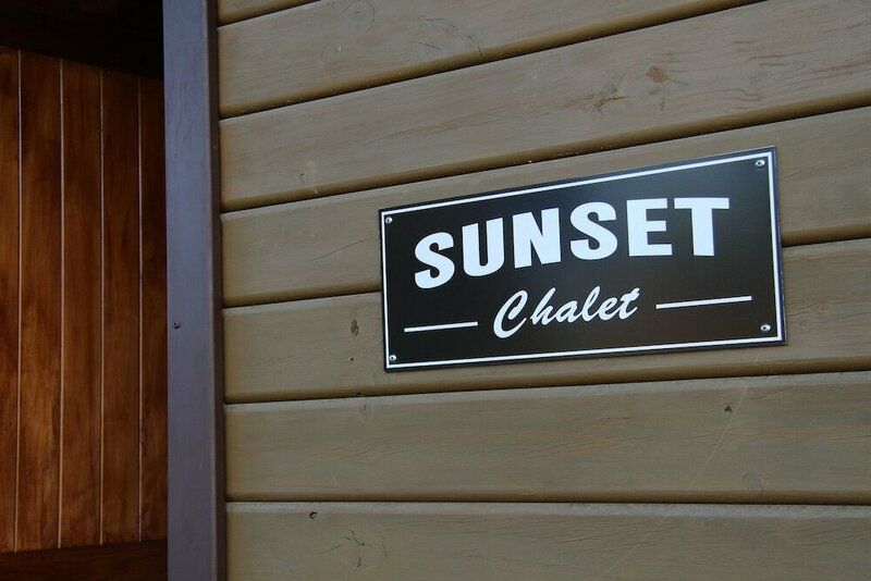 Гостиница Sunset Chalet