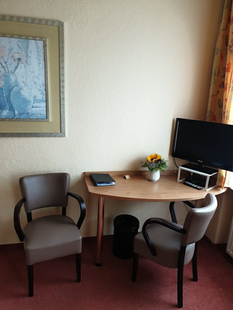 Фото Hotel Sauerländer Hof Iserlohn