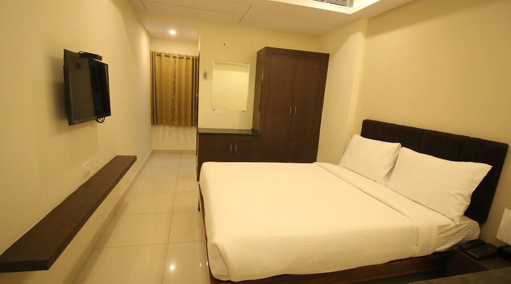 Фото Sri Maharaja Inn