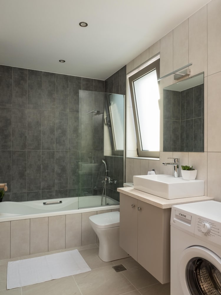 Фото Dempla Heights Villas