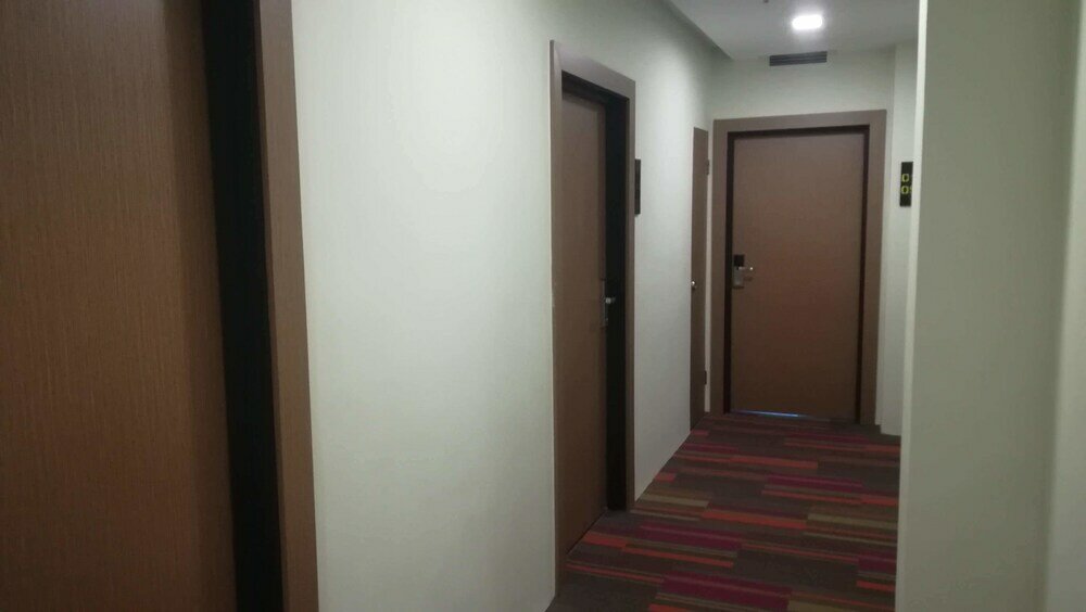 Фото Отель Roxy Hotel and Apartments