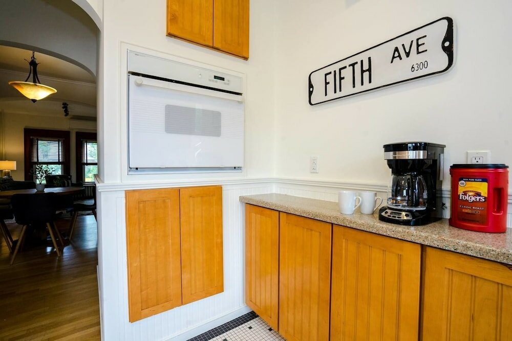 Фото The Traveler's Nook Walk to City Park