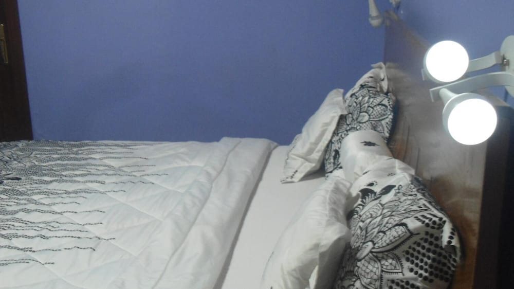 Фото Modern Villa Hotel