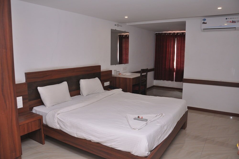 Фото Sai Arya Lodging & Hall