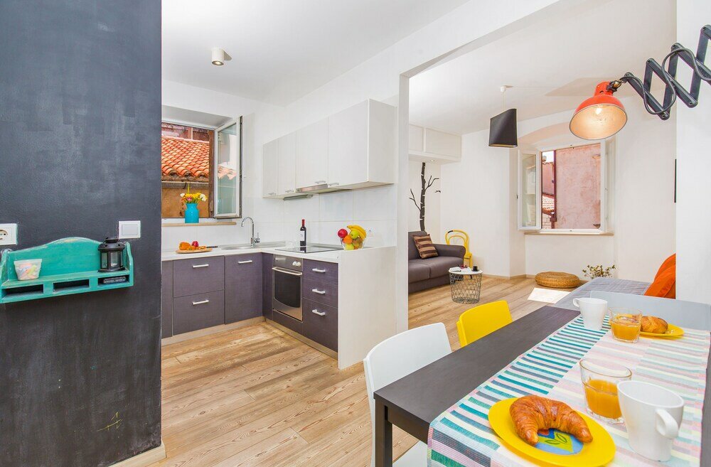 Фото Apartment & Room Joy