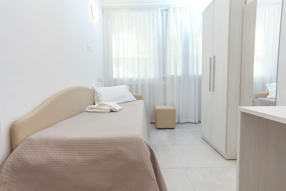 Фото Hotel Tourist Meuble