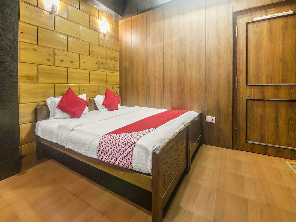 Фото Oyo 14874 Live Inn Guest House