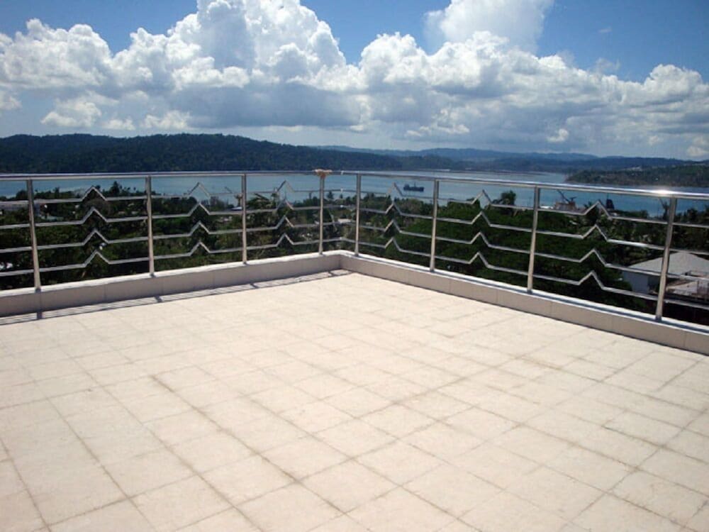 Фото Hotel Hilltop International