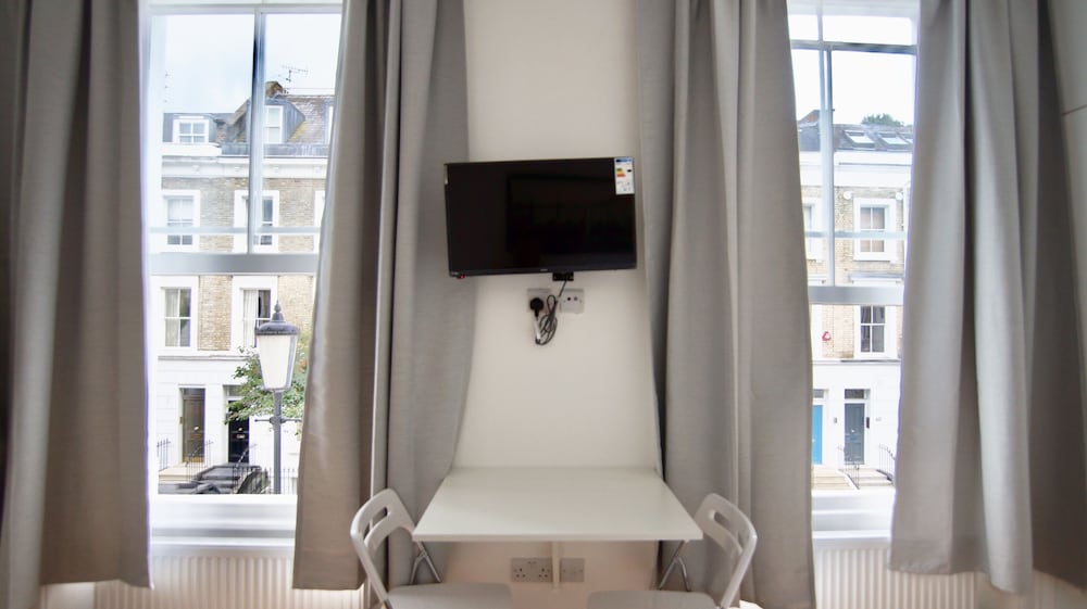 Фото Ifield Road