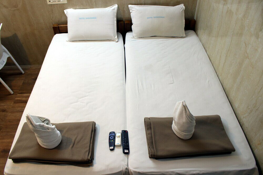 Фото Hotel Saravanaa
