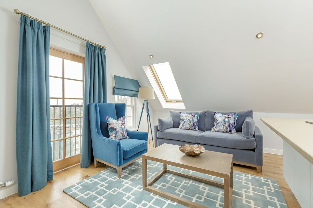 Фото Destiny Scotland Royal Mile Residence