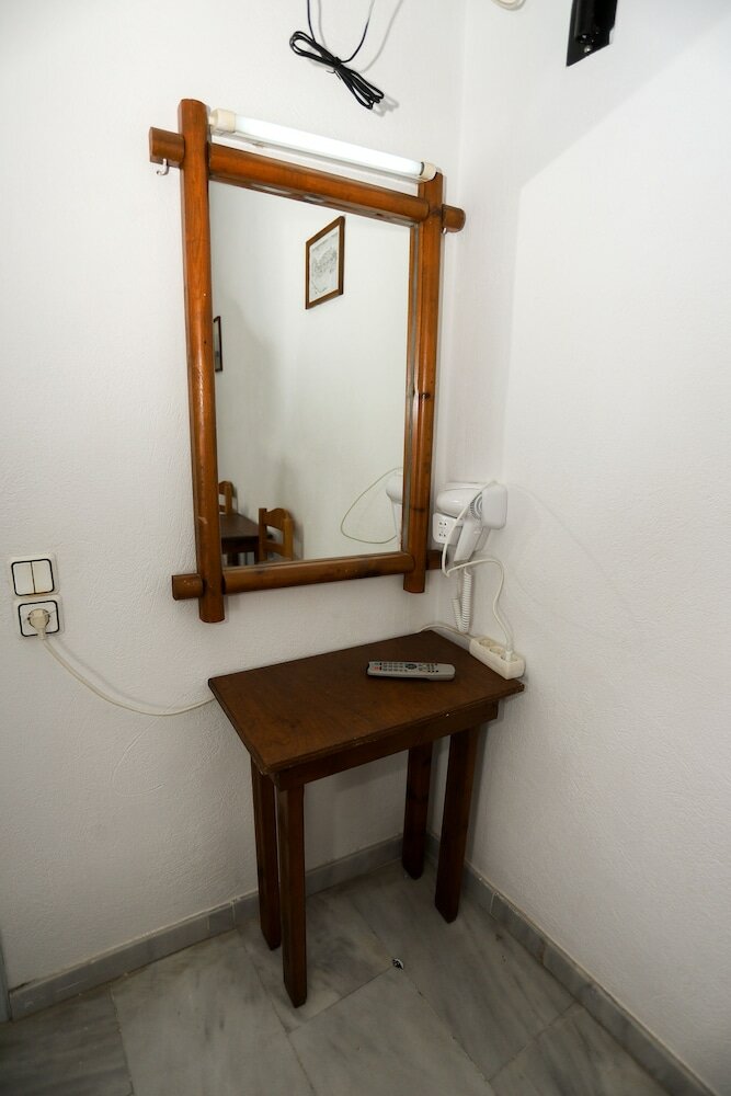 Фото Bastas Hotel & Studios