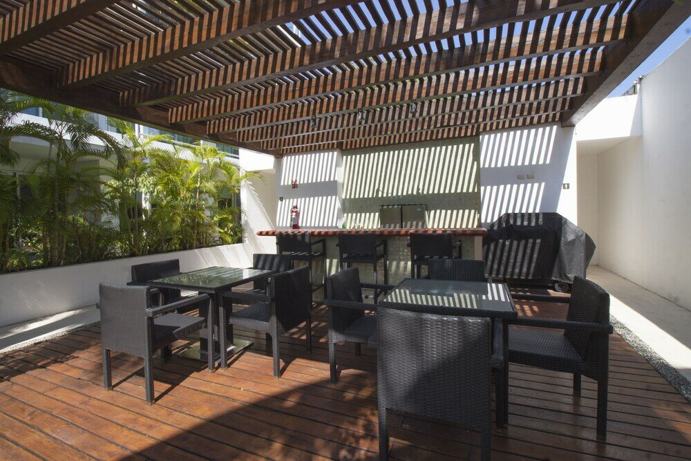 Фото Downtown Apartment Oasis 12