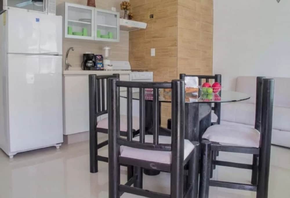 Фото Modern Apartment Near the Beach