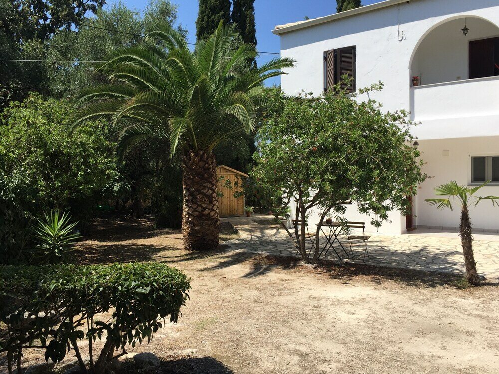 Фото Alexander Apartments