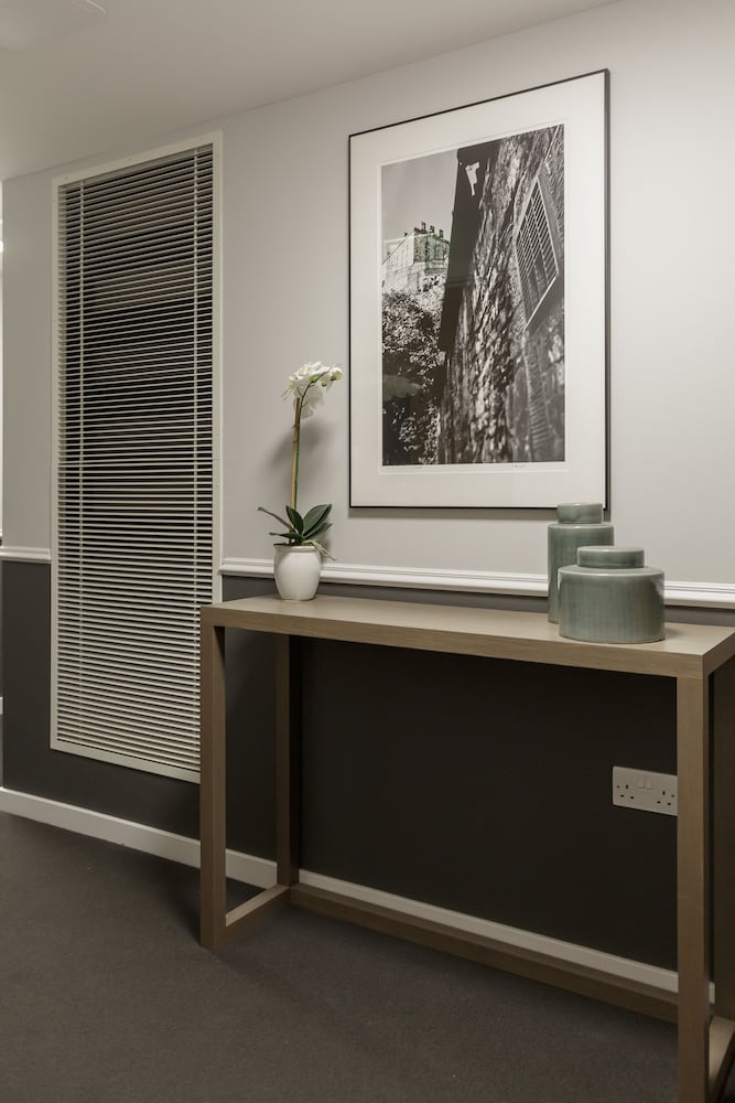 Фото Destiny Scotland Royal Mile Residence