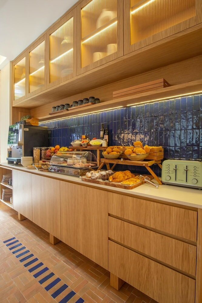 Фото Port Plaza Apartments