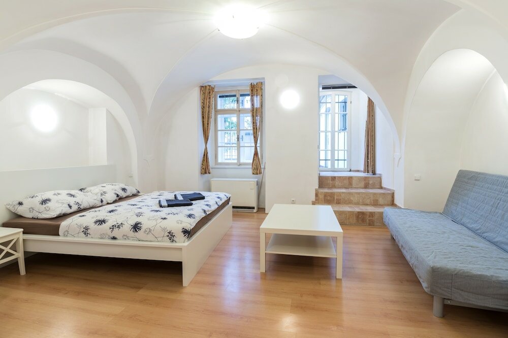 Фото Charles Bridge Hostel & Apartments