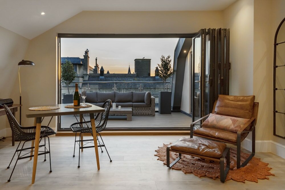 Фото Superior Stays Luxury Apartments - Bath City Centre