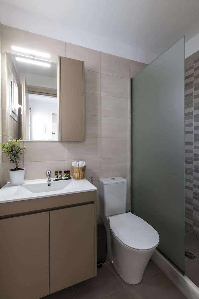 Фото Secret Garden Apartments