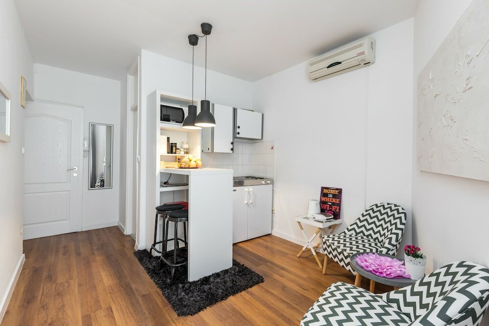 Фото Bright & Modern on Top Location