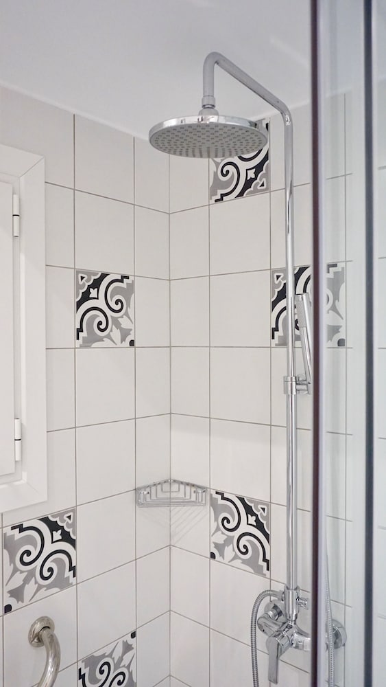 Фото Vibrant & Cozy Apt in Athens