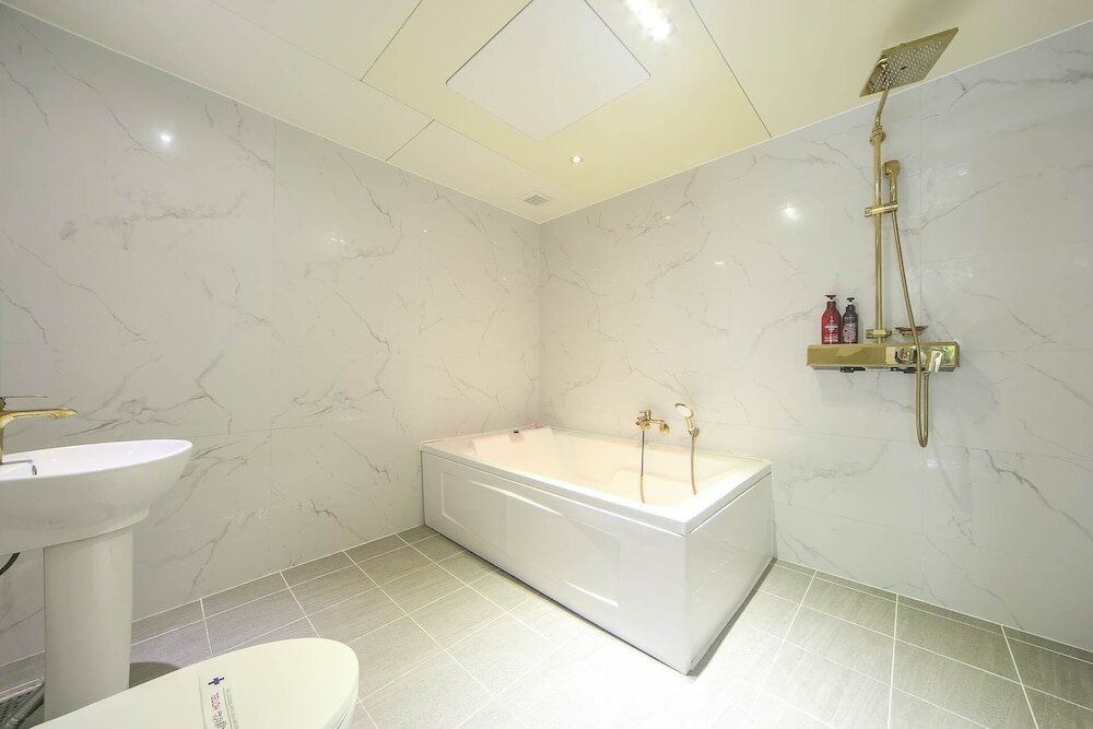 Фото Renaissance Hotel