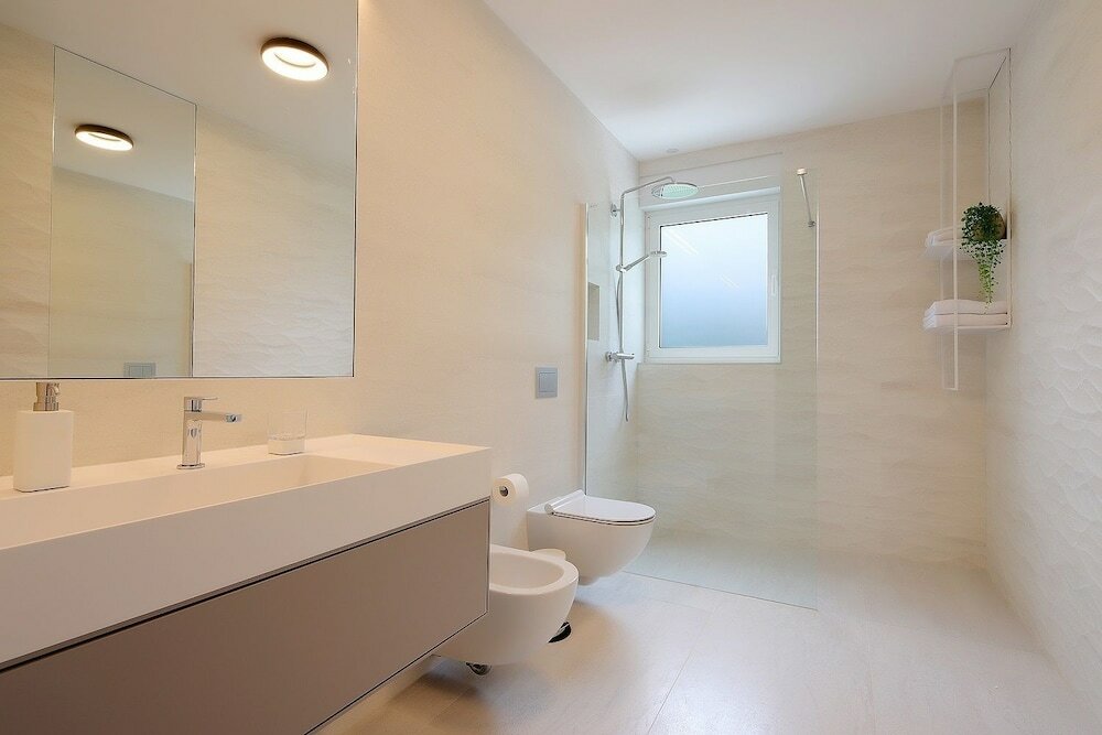 Фото Designed Apartment with Swimming Pool