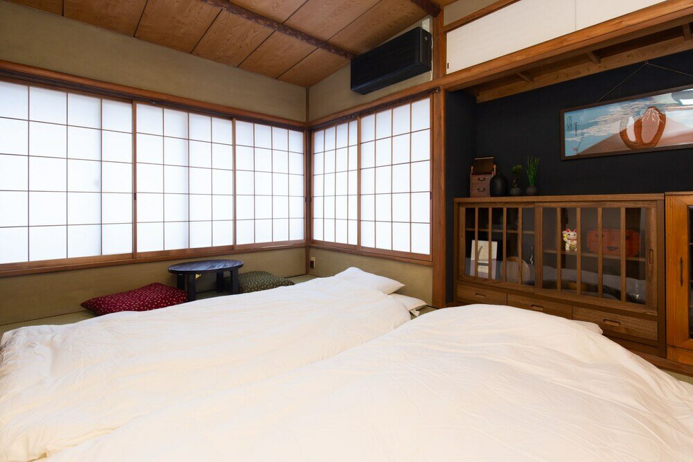 Фото Kagurazaka Retro Bar & Hotel