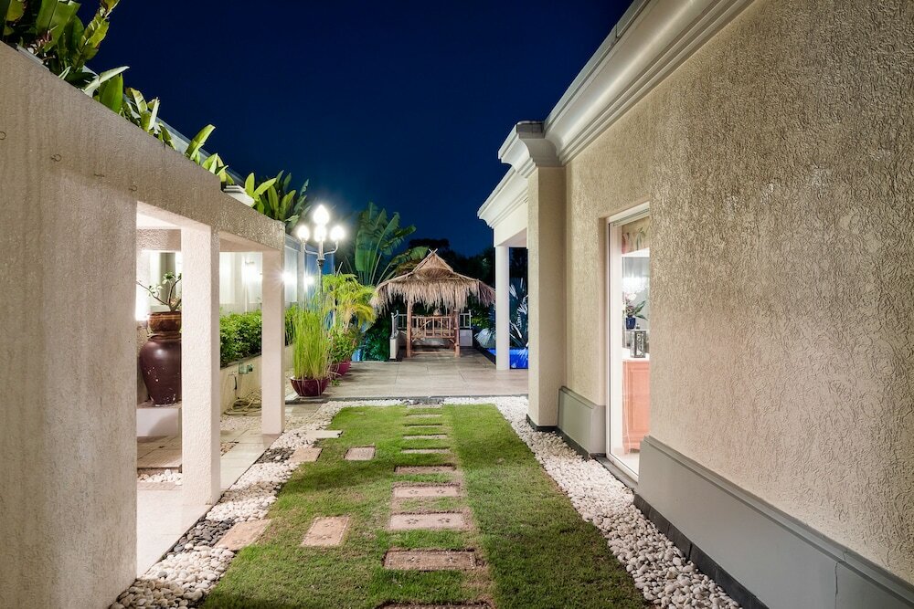 Фото Stunning Luxury Golf and Pool Villas