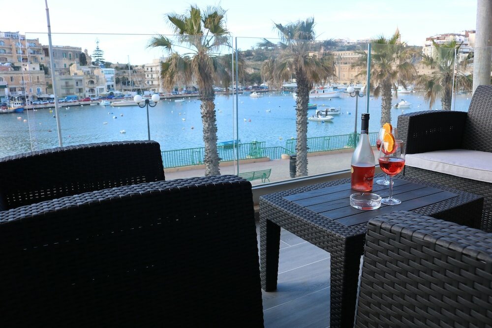 Фото Seaside Apartment