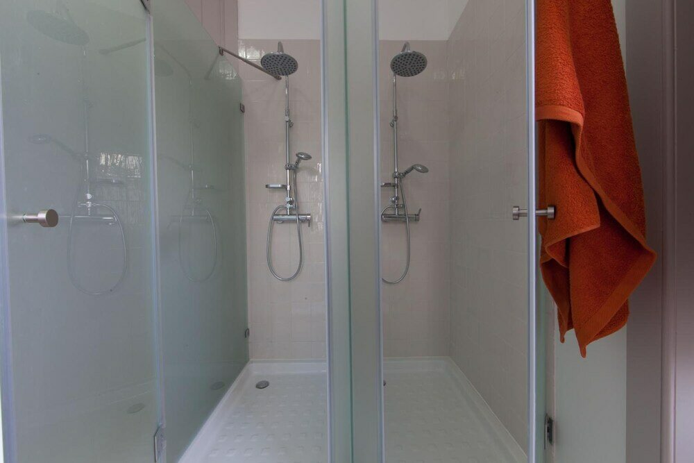 Фото Inn Possible Lisbon Hostel